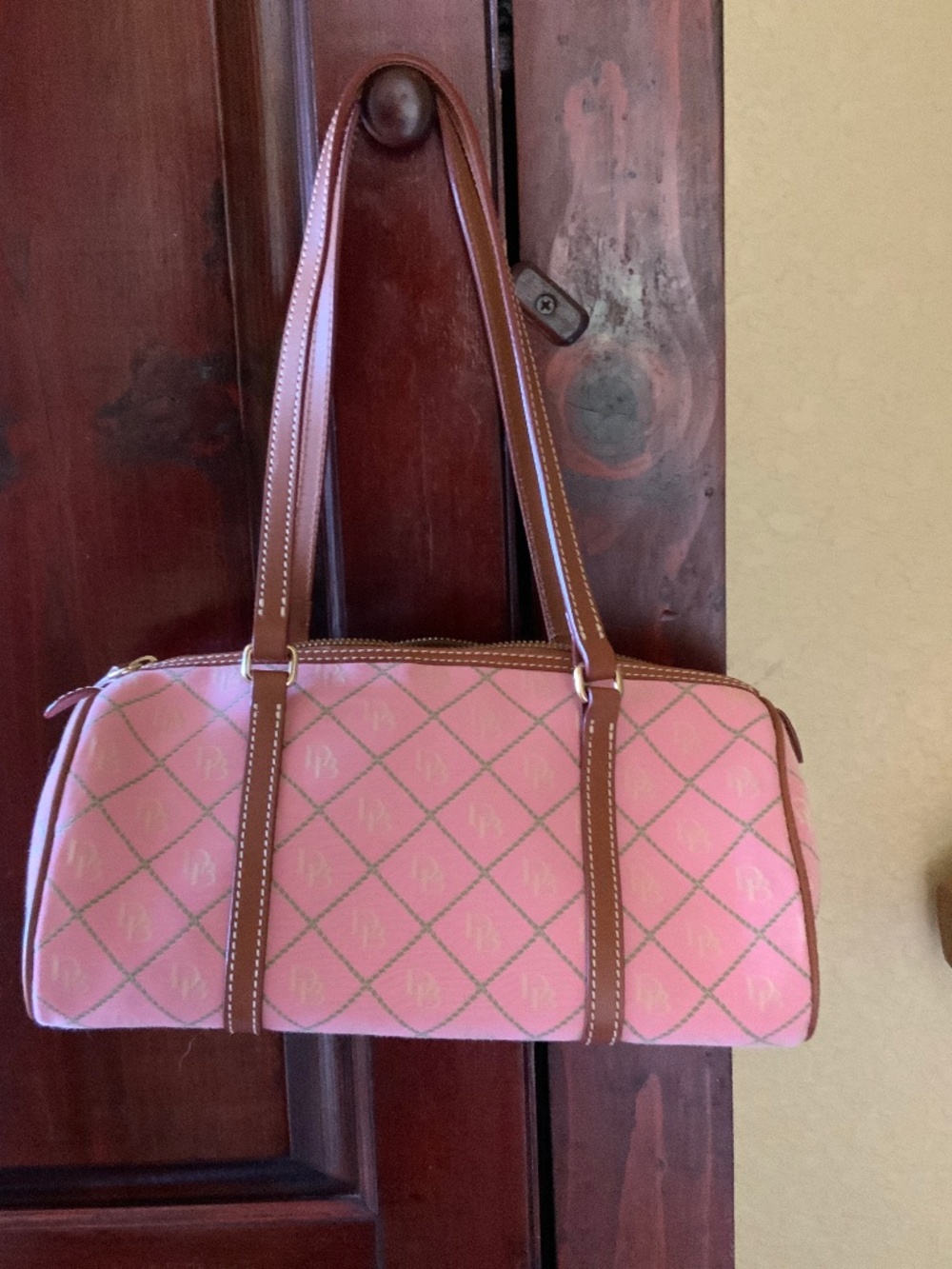 RARE VINTAGE DOONEY & BOURKE BARREL SHOULDER BAG Pink & Yellow Like New - Picture 2 of 5
